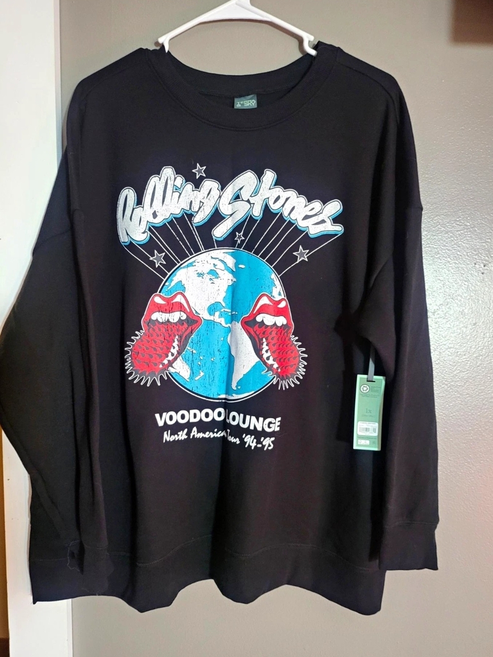 the Rolling Stones Black Voodoo Lounge Globe Graphic Crewneck